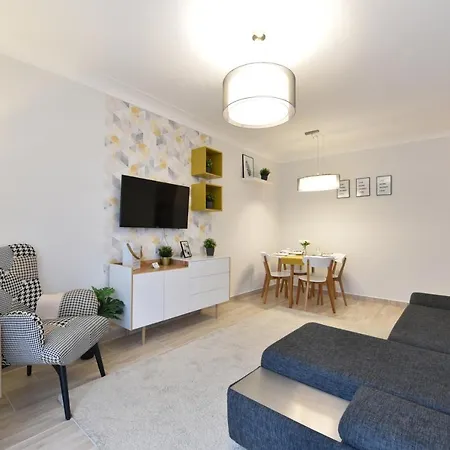 Apartment Kiralykut 1 - Ingyen Parkolas, Bicajok, Ac