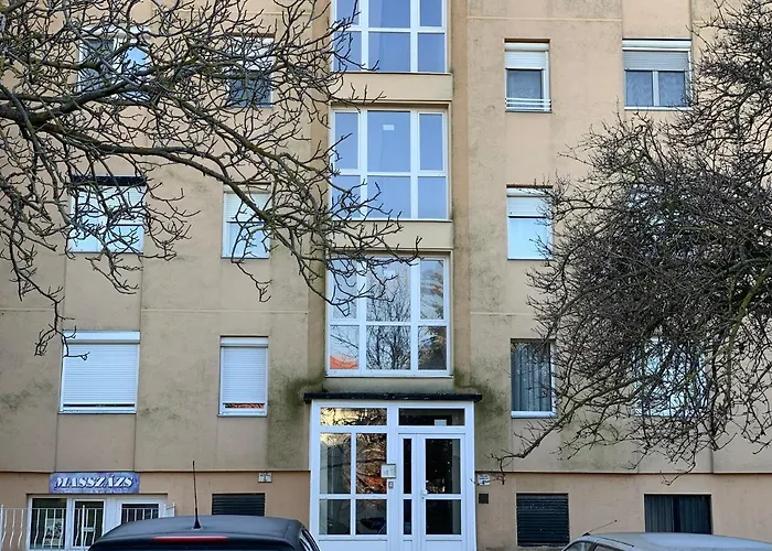 Apartment Kiralykut 1 - Ingyen Parkolas, Bicajok, Ac *